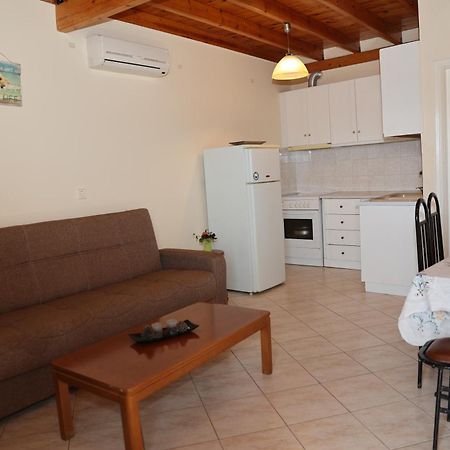 Mary'S Villas Plomari Luaran gambar